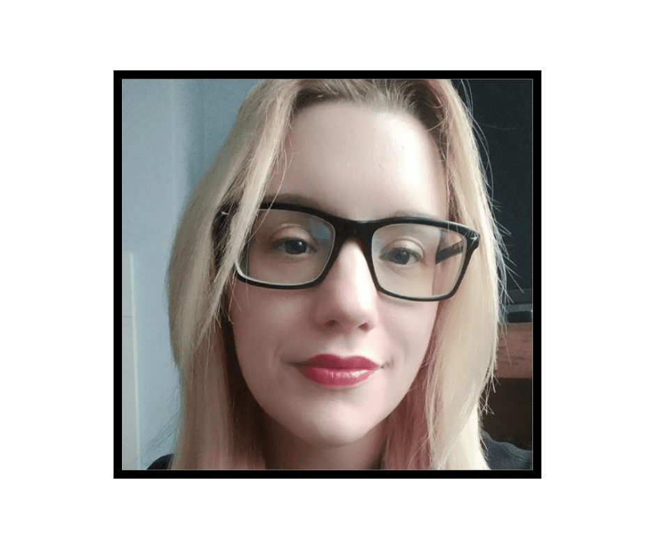 Zoe Sophie my about me photo - how my background and credentials mean my students excel in the English GCSE. Zoe Sophie my about me photo - how my background and credentials mean my students excel in the English GCSE.